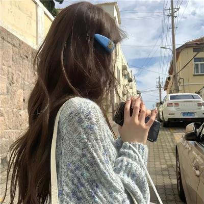 九尾藏不住